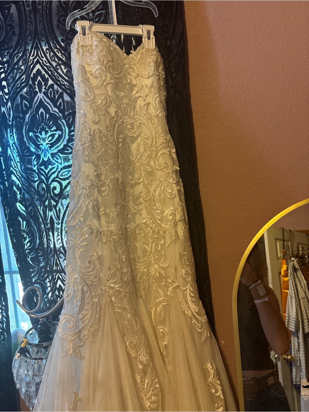 Maggie Sottero Ivory Bridal Gown Interior Detail - Picture 5 of 5